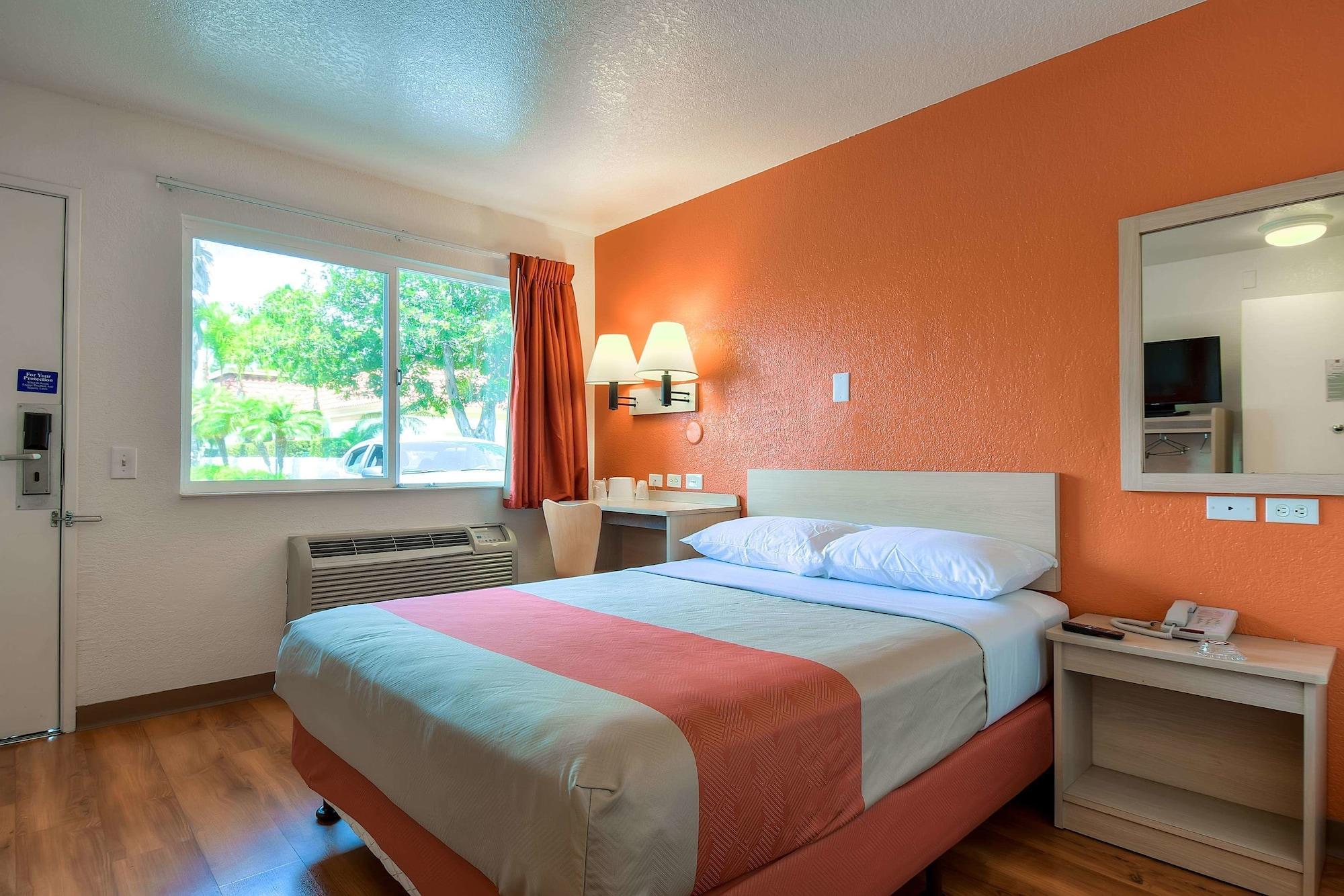 Motel 6-Westminster, Ca - South - Long Beach Area Extérieur photo